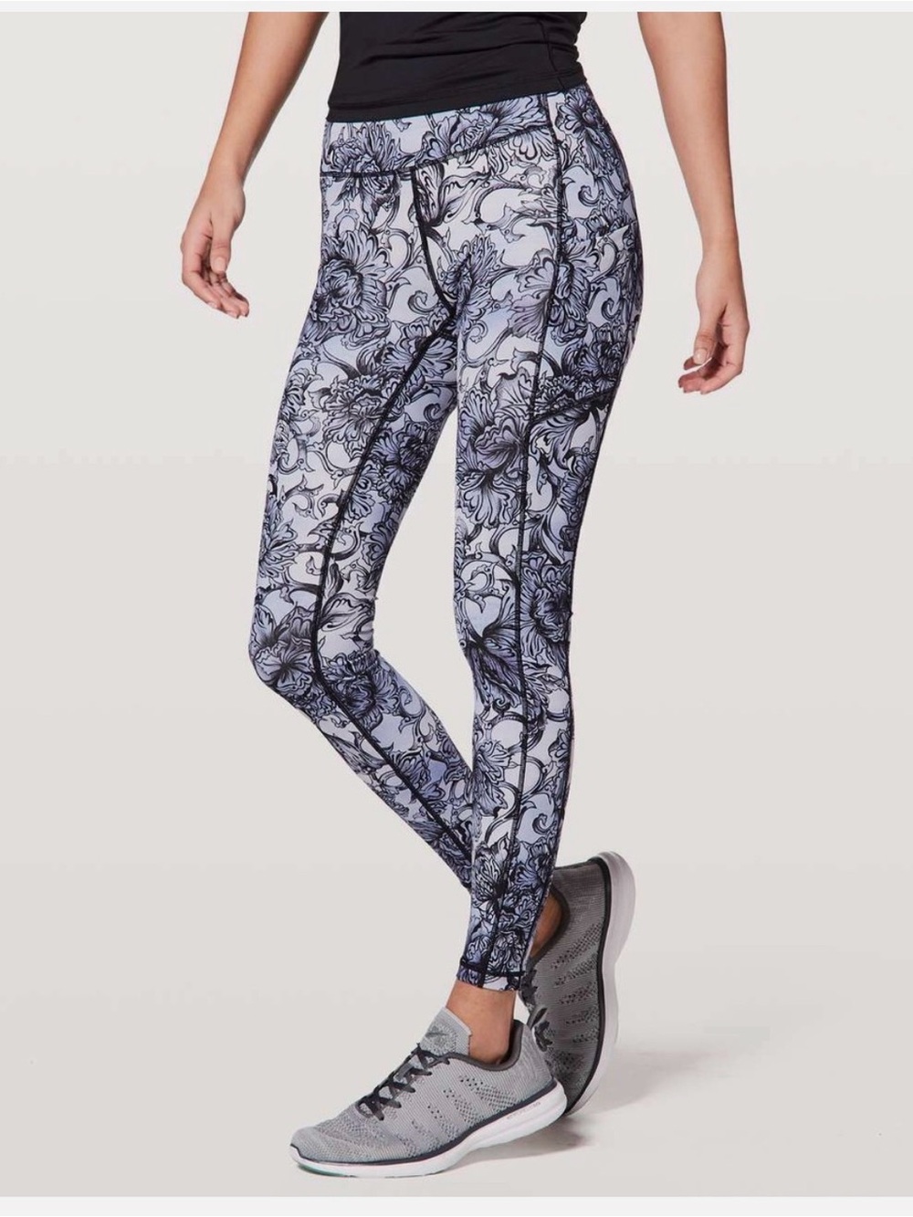 Lululemon Speed Up Tight Full On Luxtreme Hanakotoba Starlight size 6 mid rise